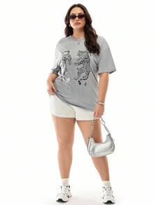 SHEIN EZwear 大码大码图案圆领短袖 T 恤，休闲 - 淺灰色 - 查看 6