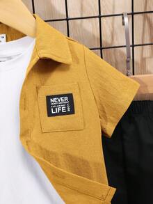 裝飾徽章折領短袖上衣和純色褲子2件套裝，適用於男嬰 - 黃色 - 查看 3