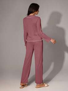 SHEIN Set casual e morbido di top a maniche lunghe con volant e pantaloni larghi e leggeri in maglia estiva color cachi. Set pigiama in maglia bordeaux. Set pigiama in maglia, completo da casa a maniche lunghe, abbigliamento autunno inverno per donna.
