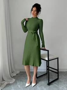 Rafferiza 女式纯色立领长袖系带优雅简约 A 字针织连衣裙，秋冬 - 軍綠色 - 查看 3