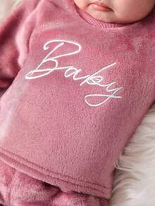 SHEIN Neugeborenen-Set, 2 Stücke (Langarmshirt und Hose, Plüsch-Outfit) Gemütliches Pixies-Baby-Mädchen-Set, Baby-Mädchen-Schlafanzug, Baby-Mädchen-Sweatshirt-Set, Neugeborenen-Baby-Mädchen-Pyjama, Heimkehr-Baby-Outfit, Mädchen-Weihnachts-Set