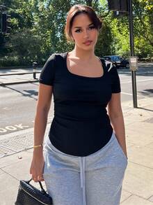 NegzBox Women's Classic Round Neck Short Sleeve Fitted Ribbed Stretchy White T-Shirt, Casual Summer Tee