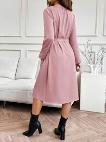 SHEIN Vestido de manga larga con botones de unicolor para maternidad y lactancia, otoño - Rosa - Ver 2