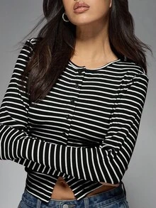 MISSGUIDED 长袖纽扣前条纹短款上衣经典罗纹针织修身时尚上衣秋冬休闲基本款分层必备现代当代设计 - 黑與白 - 查看 4
