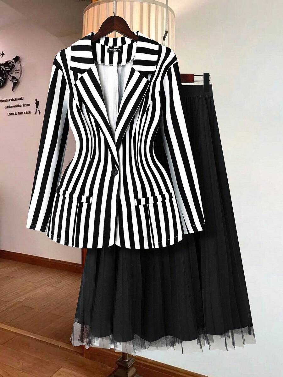 SHEIN Clasi 大码春秋黑白条纹西装外套和双层中长百褶裙套装 - 黑與白 - 查看 1