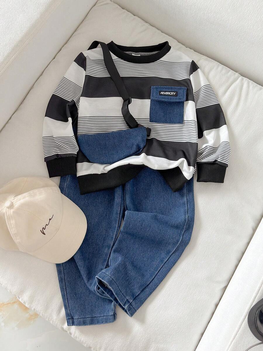 SHEIN 2 Stücke/Set Jungen gestreifter Rundhals Langarm Sweatshirt + Jeans Lässig Outfit, Retro Koreanischer Stil Streetwear passend mit Umhängetasche, geeignet für den täglichen Gebrauch - Schwarz und Weiss - Übersicht 1