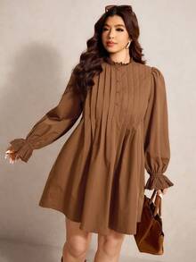 Elaquor 大码休闲浪漫蕾丝拼布褶皱 H 型女式短款连衣裙 - 棕色 - 查看 3