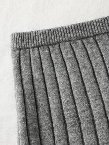 SHEIN Early Autumn Outfit - Argyle Girl Series Monet Flower Gray Knitted Sweater Paired With Fluffy Mini Skirt, Minimalist Fashion High-Quality Autumn/Winter Vibe Set - Multicolor - View 6