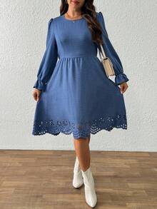 EMERY ROSE Damen Große Größen Rundhals Kleid aus Kunstdenim-Blau Stoff mit taillierter Taille, Blume Muster und Langarm, für Lässig und Büro, Herbst/Winter - Blau - Übersicht 4