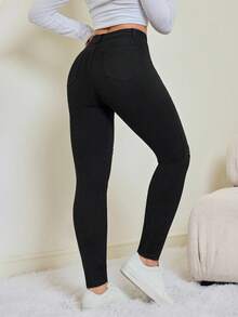 SHEIN Tall Autumn/Winter Women's Casual Solid Color Button Slim Fit Distressed Frayed Hem Jeans, Going Out Chic Winter-Warm Fleece-Lined Comfortable Slim-Fit Black Distressed Ripped Jeans