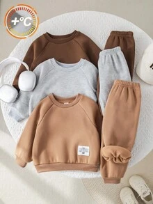 SHEIN 6件套可爱女婴休闲运动学院风圆领卫衣和长裤，饰有章节图案。超值多件套装，适合女婴、男婴穿着，也适合返校季穿着。适合生日派对、晚宴、演出、婚礼、洗礼、日常穿着、旅行、运动，以及秋冬季节。