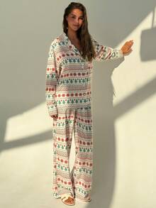 Aloruh 2-Piece Women's Comfortable Christmas Party Pajama Set, Romantic Christmas Tree Print Holiday Home Clothes, Christmas Party Home Clothes, Holiday Home Wear, Long-Sleeved Shirt And Wide-Leg Pants Two-Piece Set