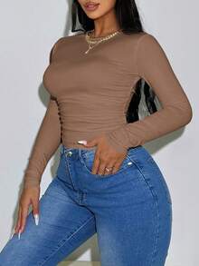 Zolique Women's Solid Color Round Neck Long Sleeve Ruched Cropped Fitted T-Shirt - Khaki - View 3