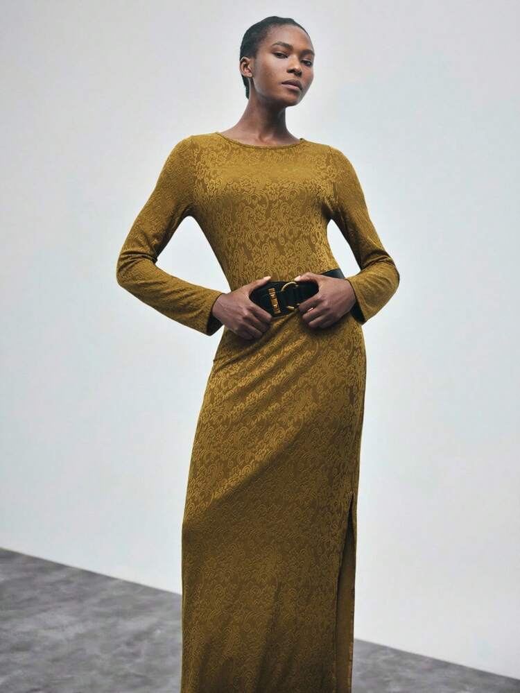 SHEIN Maija Women's Elegant Commuter Solid Color Jacquard Side Slit Dress, Fall Clothes For Women , Autumn Clothes For Women, Christmas Pajamas , Christmas Women's Clothing, Christmas Pajamas, Saudi National Day Clothes, Saudi National Day Clothes, New Year Dress, White Dress New Year, Long Party Dresses, Elegant Dresses For Party,Prom Dress, Gold Dress, Elegant Dress For Women,Evening Dress Chic Wedding, Glitter Dress