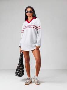 Missguided x Playboy Vestido mini de manga larga con cuello en V, estilo universitario, de longitud mini, ajuste relajado, para uso casual y de descanso en invierno y otoño - Gris Claro - Ver 3