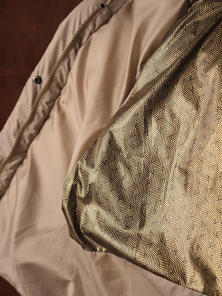 MANTEAU D'HIVER À CAPUCHE AVEC BORDURE CONTRASTÉE EN FOURRURE