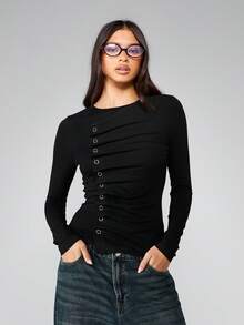 MISSGUIDED Áo tay dài cài nút có lỗ kim loại và thiết kế nhún phía trước cho trang phục thường ngày mùa đông - màu đen - Xem 1