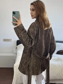 Livesso 女式豹纹翻领系带牛仔夹克，秋季 - 咖啡棕 - 查看 2