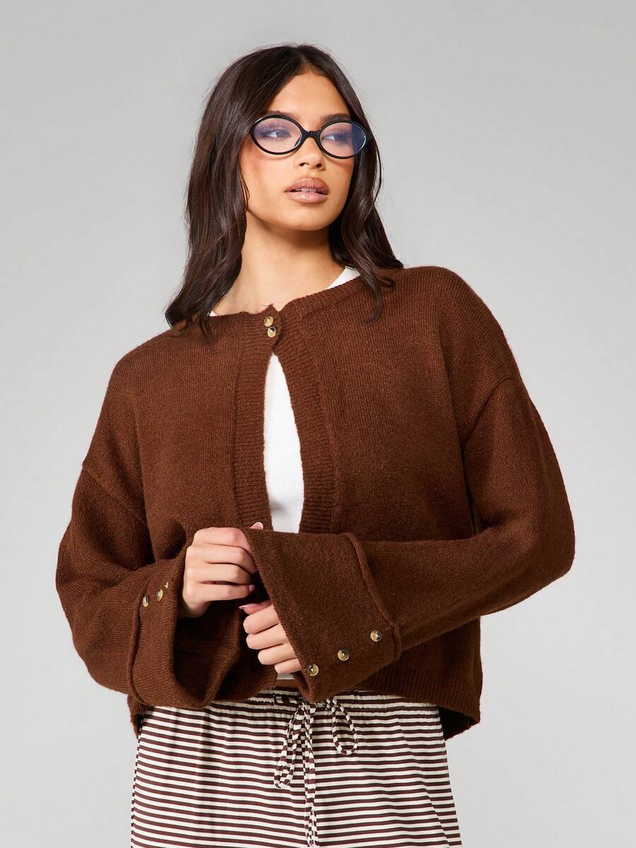 MISSGUIDED Button Front Cardigan Cropped Length Long Sleeve Wide Cuff Detail Fall Winter Casual Daily Wear Contemporary Classic Minimalist Knit Fashion