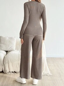SHEIN 2 件孕妇休闲通勤装：撞色条纹印花纽扣 T 恤和宽松系带腰阔腿裤套装，春秋 - 彩色 - 查看 2