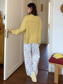DAZY Cartoon & Letter Graphic Drop Shoulder Top & Pants PJ Set Fall Winter Clothes - Yellow - View 2