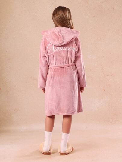  Bata de lujo con capucha de felpa SUMWON, bata de baño de forro polar con logotipo, ropa de invierno para niñas, abrigo de casa acogedor para uso casual y vacaciones