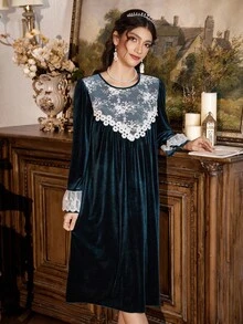 PalaceNights Côtesoire 女士圆领撞色蕾丝边天鹅绒长袖睡袍 - 墨綠色 - 查看 1