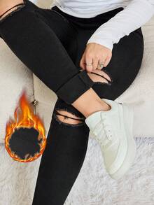 SHEIN Tall Autumn/Winter Women's Casual Solid Color Button Slim Fit Distressed Frayed Hem Jeans, Going Out Chic Winter-Warm Fleece-Lined Comfortable Slim-Fit Black Distressed Ripped Jeans