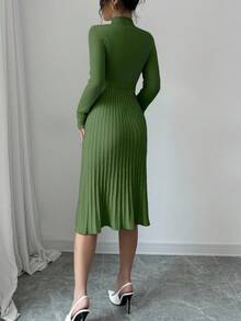 Rafferiza 女式纯色立领长袖系带优雅简约 A 字针织连衣裙，秋冬 - 軍綠色 - 查看 2