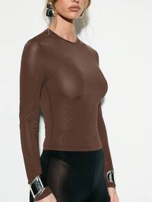 KIZN Essential Long Sleeve Fitted Top Seamless Design Round Neck Form Fitting Casual Basic Layer Winter Fall Everyday Wear Minimal Style Versatile Basic - Chocolate Brown - View 4