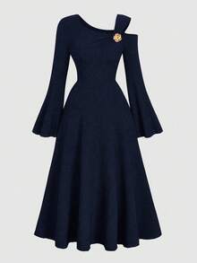 Elenzga 加大码女式纯色针织罗纹不对称肩部喇叭袖荷叶边修身长款优雅派对连衣裙 - 藏蓝色 - 查看 3