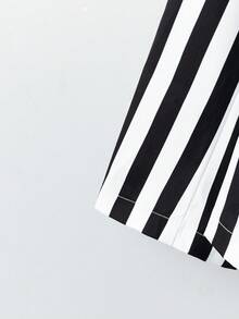 SHEIN Clasi 大码春秋黑白条纹西装外套和双层中长百褶裙套装 - 黑與白 - 查看 3