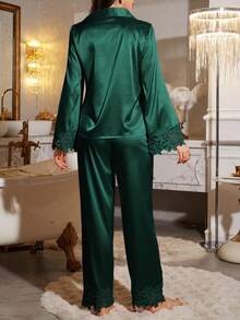 LuxeNights 时尚缎面长袖上衣和裤子睡衣套装，翻领设计，蕾丝点缀，适合女士秋冬穿着。 - 墨綠色 - 查看 2