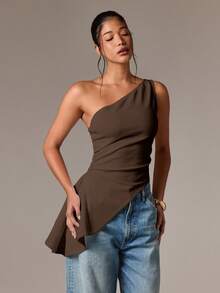 AiiRZ Blusa elegante de diseño asimétrico con hombro descubierto, cintura fruncida y volante, sin mangas, para fiestas de noche de otoño - Marrón Chocolate - Ver 5