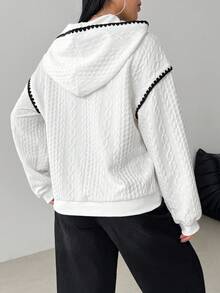 Modelyn 秋冬V领宽松休闲黑白撞色马术标志优雅复古美式风格卫衣 - 白色 - 查看 3