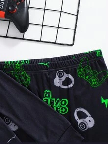 SHEIN 2pcs Tween Boy Snug Fit Glow-In-The-Dark Gaming Console Print Long Sleeve T-Shirt And Pants Soft Comfortable Pajama Set - Green - View 7