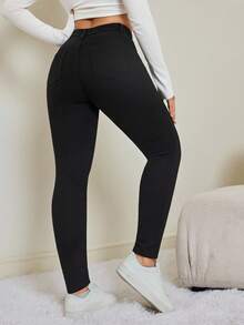 SHEIN Tall 秋冬女式高腰带口袋保暖内衬修身休闲百搭牛仔裤，冬季保暖内衬时尚舒适修身黑色牛仔裤 - 黑色 - 查看 3