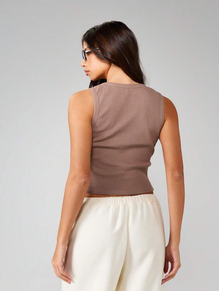 MISSGUIDED V Neck Cap Sleeve Ribbed Crop Tank Top Modern Essential Minimalist Stretchy Form Fitting Casual Basic Sleeveless Summer Vest Layering Piece