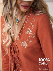 Solivie 2件套女士度假休闲花卉刺绣衬衫和裤子套装 - 鏽棕色 - 查看 1