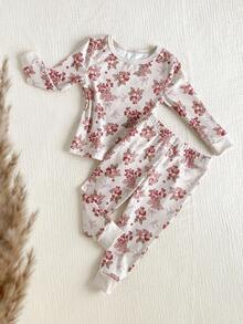 SHEIN Vintaside Kids 女婴柔软舒适草莓和叶子印花舒适睡衣，可爱家居服长袖上衣和裤子两件套 - 杏色 - 查看 8