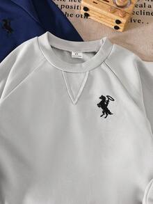 SHEIN Genkimix Kids قميص ثقيل بنفرة طويل الأكمام كاجوال للأولاد، قطعتان، قابل للتنسيق مع العائلة، من البوليستر، قابل للغسل في الغسالة، مناسب للسفر والعودة للمدرسة والأنشطة الخارجية، طقم عملي من قطعتين