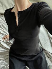 Livesso 女式纯色纽扣半开襟修身休闲长袖T恤 - 黑色 - 查看 3
