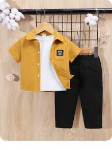 裝飾徽章折領短袖上衣和純色褲子2件套裝，適用於男嬰 - 黃色 - 查看 1