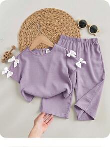 SHEIN 2 Stücke Baby Mädchen süßes gestricktes lila Schleife Dekor Kurzarm T-Shirt und Hose mit elastischem Bund Set, Sommer - Violett - Übersicht 1