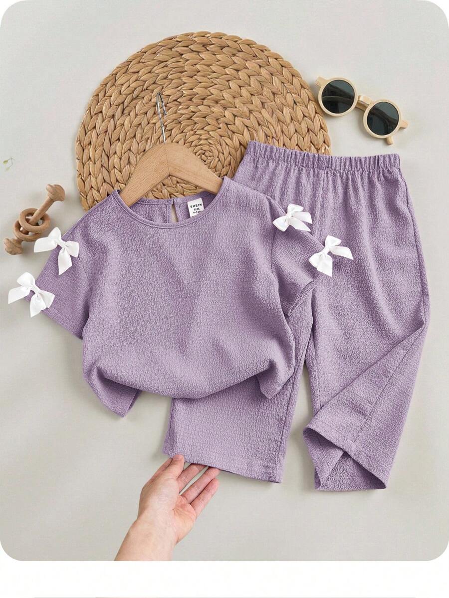 SHEIN 2 Stücke Baby Mädchen süßes gestricktes lila Schleife Dekor Kurzarm T-Shirt und Hose mit elastischem Bund Set, Sommer - Violett - Übersicht 1