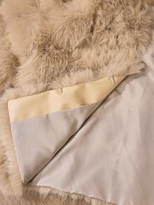 Aveloria Rosie Short Faux Fur Collar Striped Design Elegant Romantic Sophisticated Party Versatile Women Faux Fur Coat