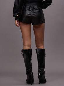 MUSERA 交叉前扣迷你中腰仿皮短裤 秋季夜出街头风 可爱性感 未裁剪 优雅 派对 春季 - 黑色 - 查看 5
