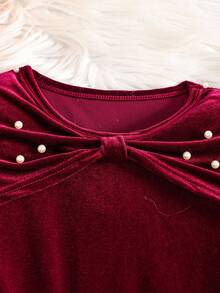 Tween Girls' Elegant Vintage Style Burgundy Long Sleeve Dress With Bowknot And Faux Pearl Decor, Round Neck, Waist Cinched, Suitable For Christmas, Halloween, Birthday, Spring/Autumn Christmas Cothing Burgundy Velvet Dress For Tween Girls Kids Long Sleeve Dress Tween Girl Elegant Dresses Velvet Kids Party Dress Burgundy Tween Girls Formal Wear Princess Halloween/Christmas Party Dresses For Vacation Autumn And Winter