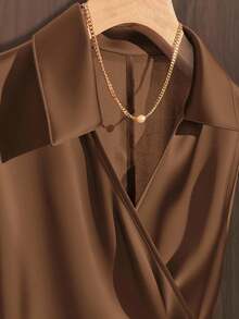 GlowEve 女式蝴蝶结领褶无袖衬衫 - 棕色 - 查看 6