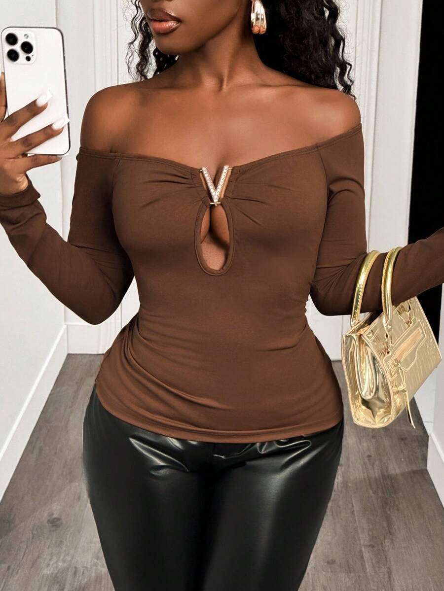 BamGleam Women's Off-Shoulder Hollow-Out Metal Decor Sexy T-Shirt